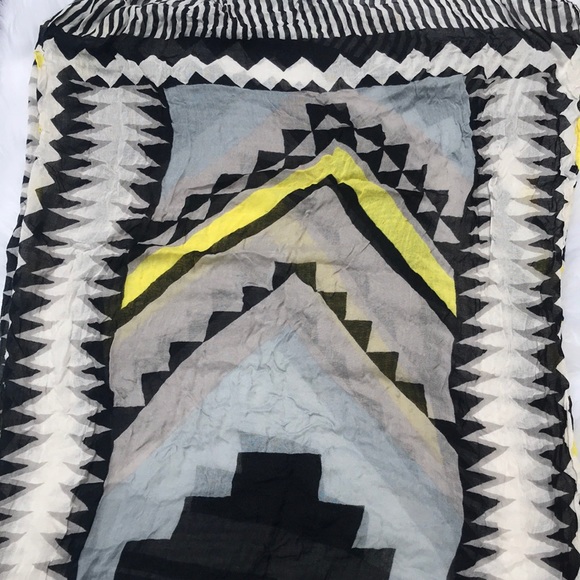 EXPRESS | multi color tribal print oblong scarf - Picture 3 of 3